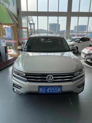 Volkswagen Tiguan L 2018 Бензин