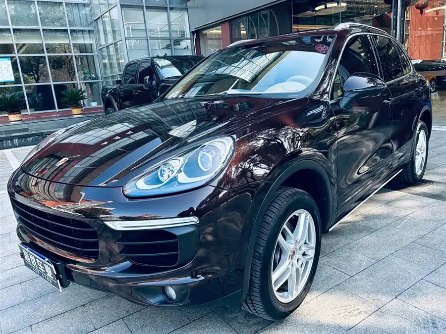 Porsche Cayenne 2015 Бензин