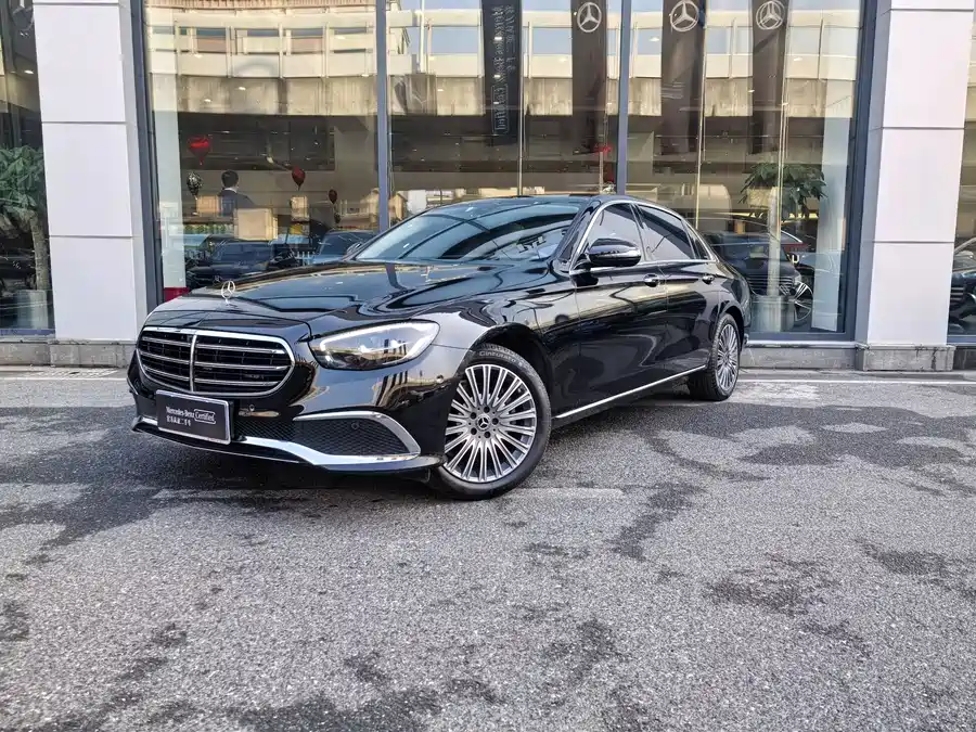 Mercedes-Benz E-Class 2023 Бензин