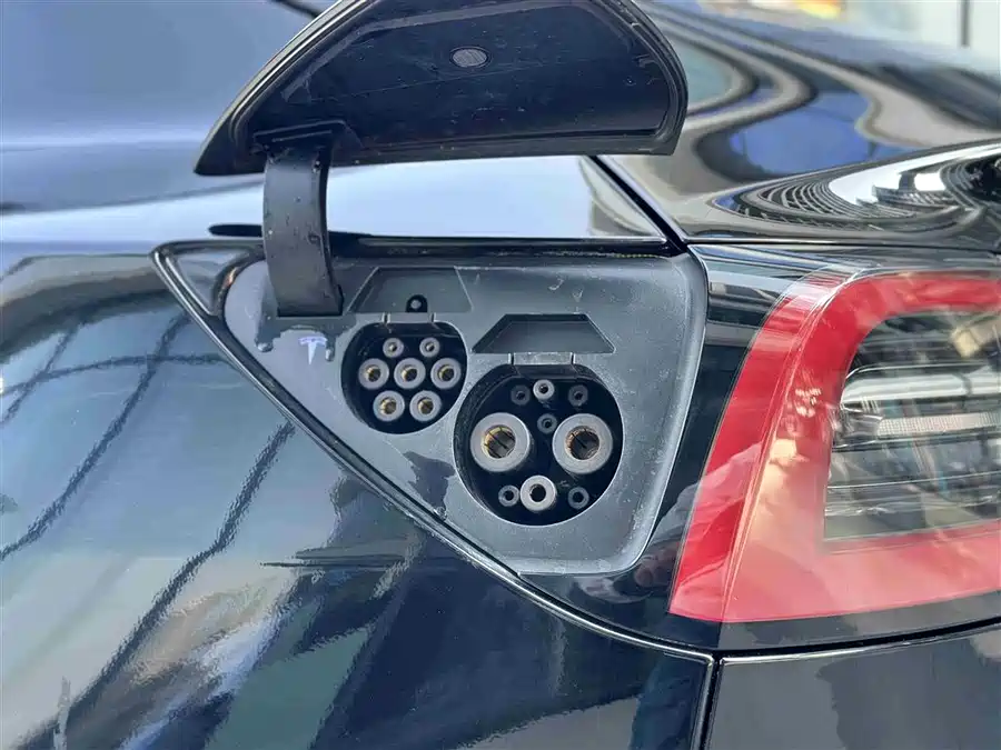 Tesla Model 3 2021 Электрический