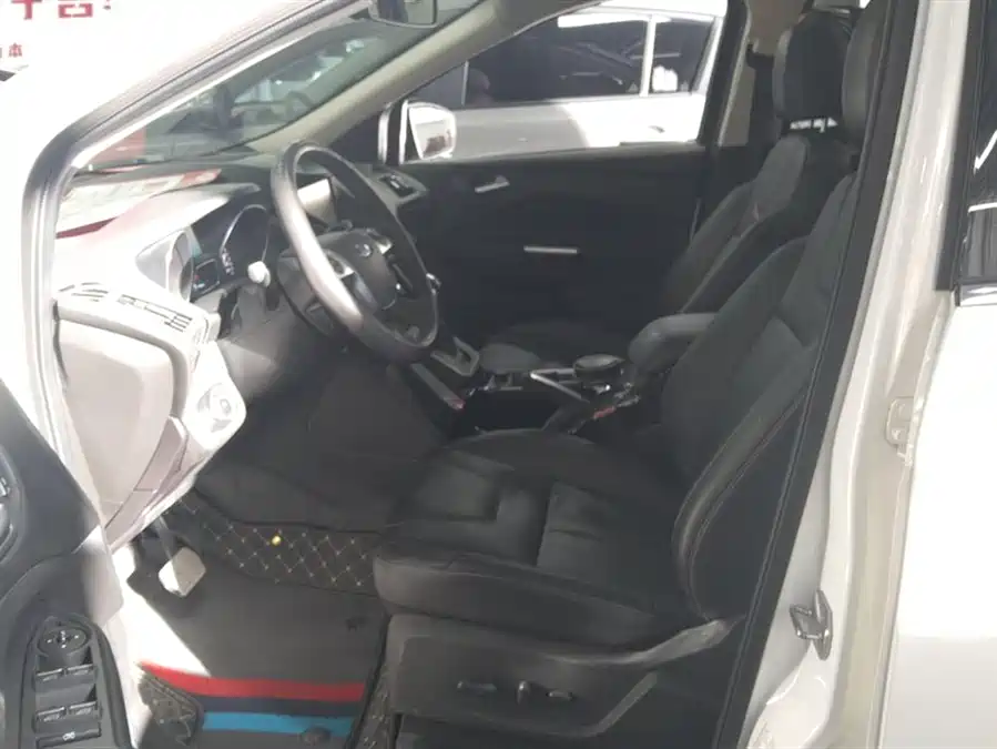 Ford Kuga 2015 Бензин