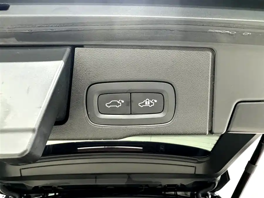 Volvo XC60 2023 Гибрид