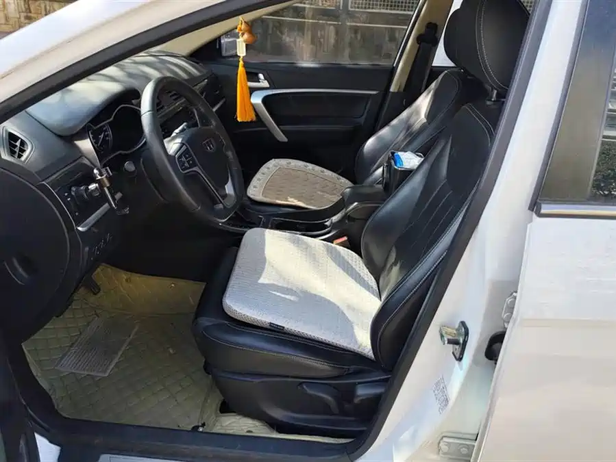 Geely Emgrand 2016 Бензин