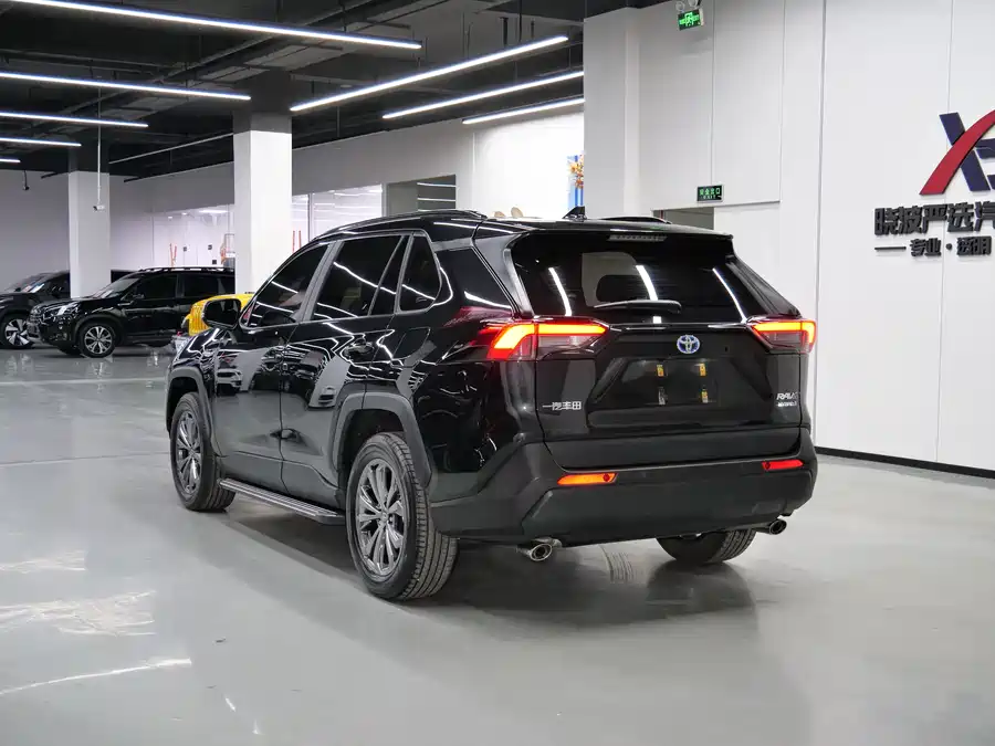 Toyota RAV4 2024 Гибрид