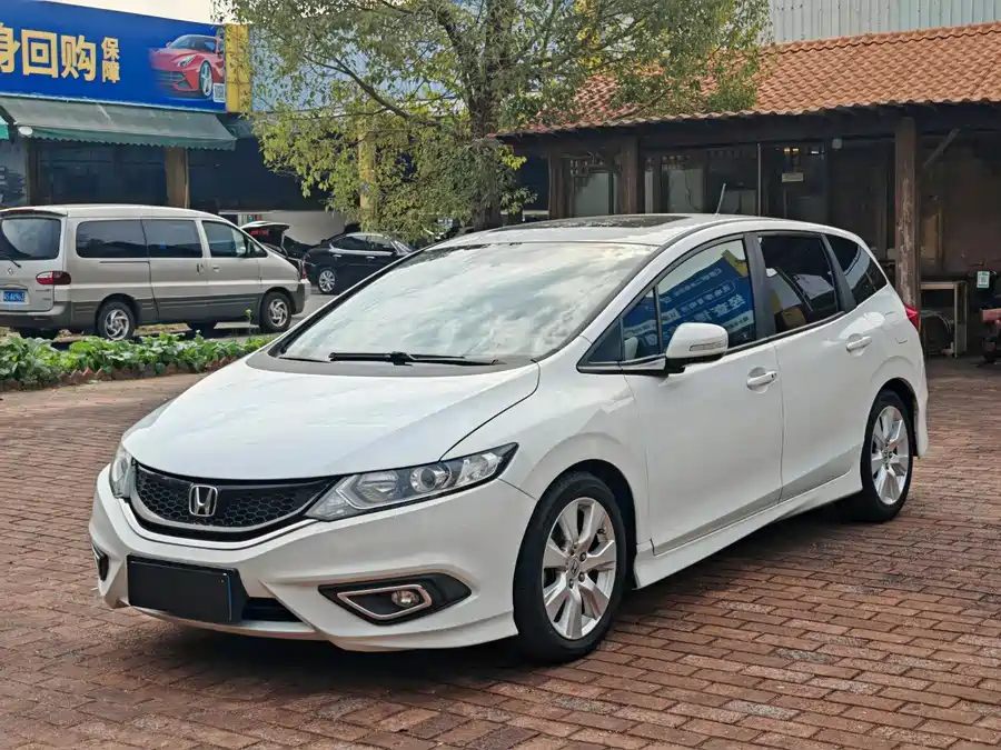Honda Jade 2015 Бензин