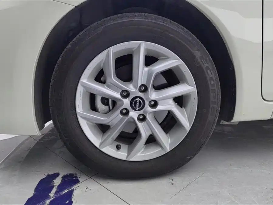 Nissan  Tiida 2022 Бензин