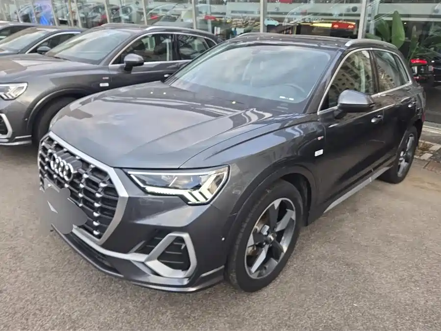 Audi Q3 2023 Бензин