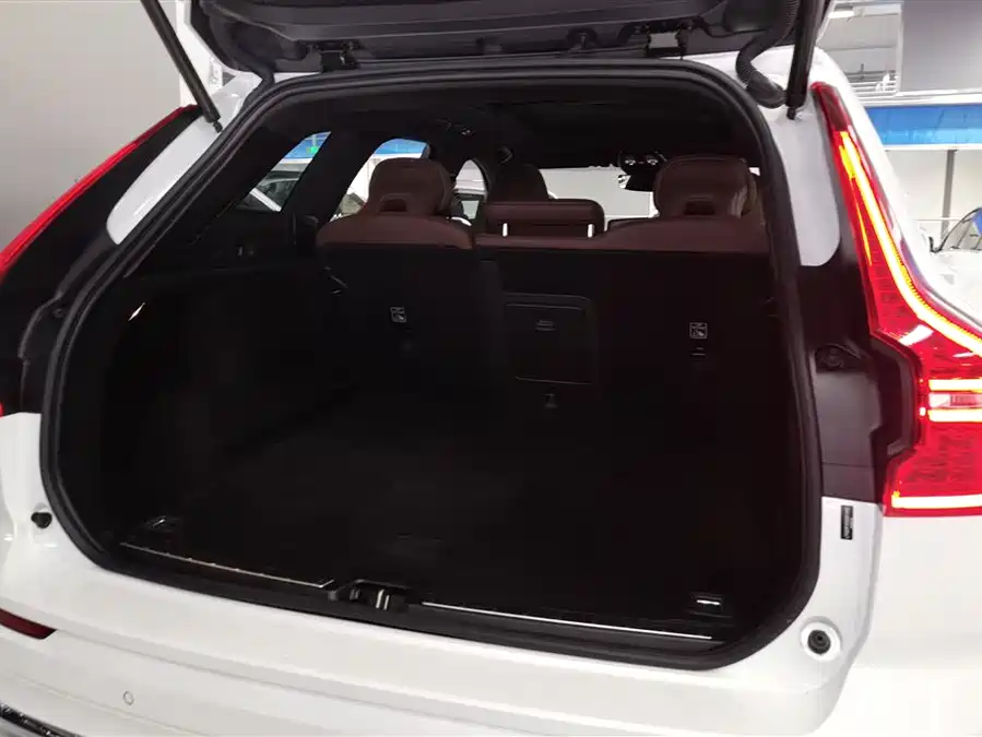 Volvo XC60 2024 Гибрид