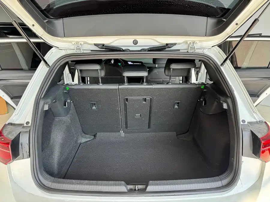 Volkswagen Golf 2021 Бензин