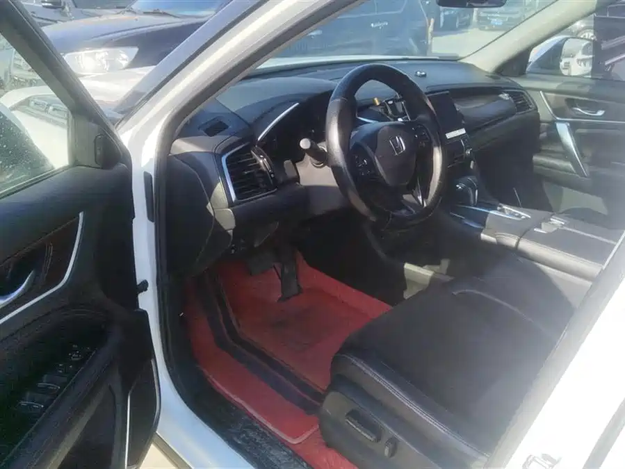 Honda Avancier 2018 Бензин