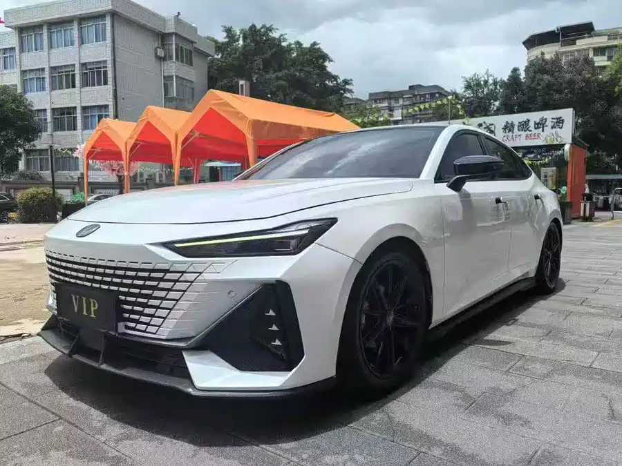 Changan UNI-V 2022 Бензин