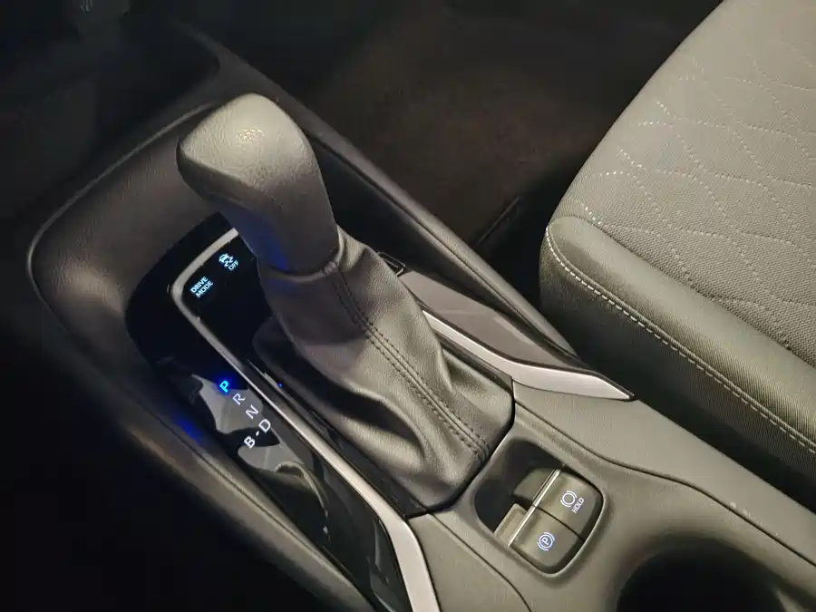 Toyota Corolla 2023 Гибрид