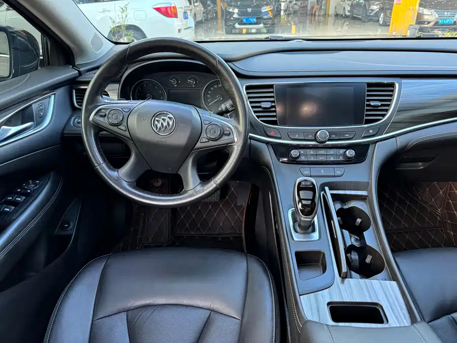 Buick LaCrosse 2018 Бензин