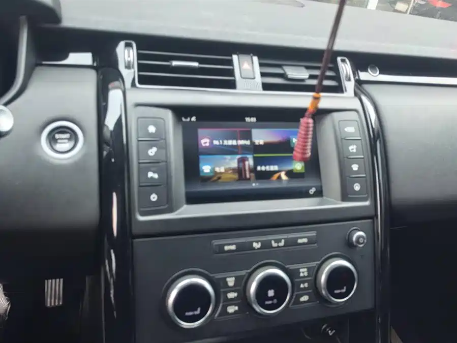 Land Rover Discovery 2017 Бензин