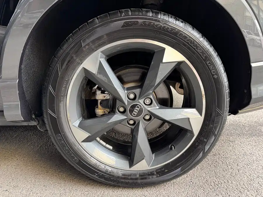 Audi Q3 2022 Бензин