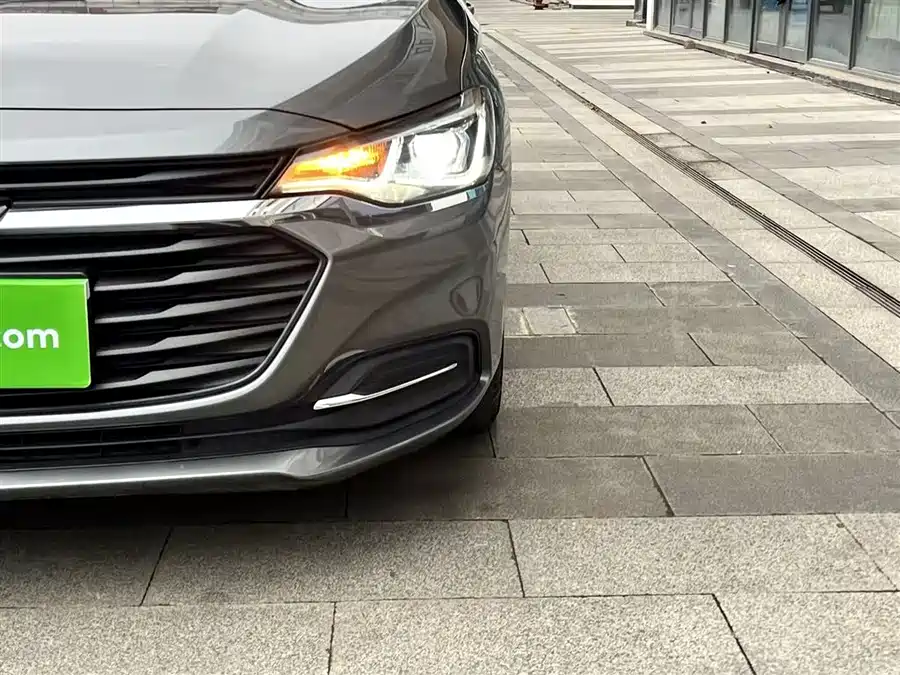 Chevrolet Monza 2021 Бензин