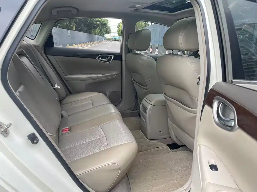 Nissan Sylphy 2013 Бензин