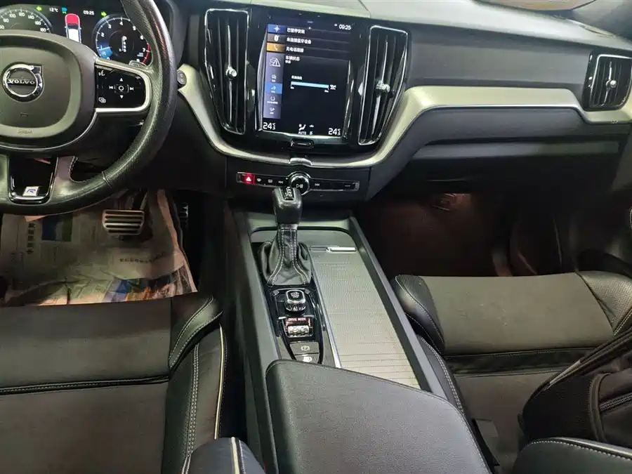 Volvo XC60 2018 Бензин