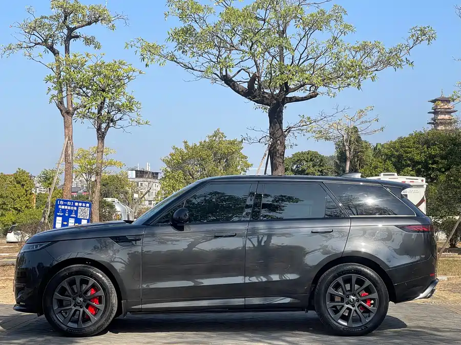 Land Rover Range Rover Sport 2023 Гибрид