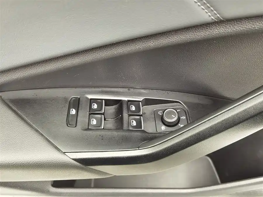 Volkswagen Sagitar 2024 Бензин