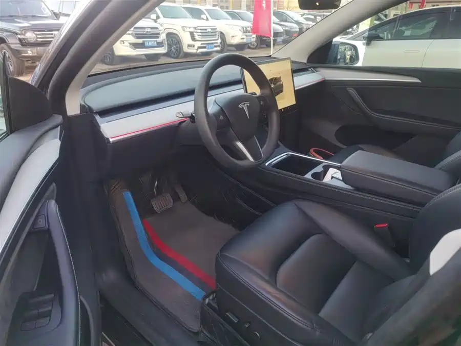 Tesla Model Y 2024 Электрический