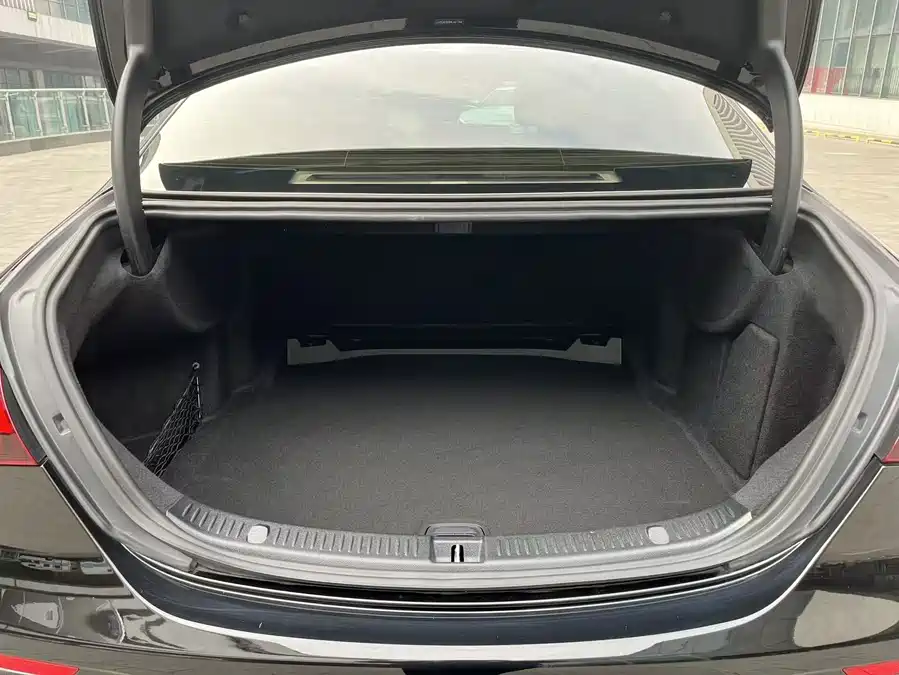 Mercedes-Benz E-Class 2021 Бензин