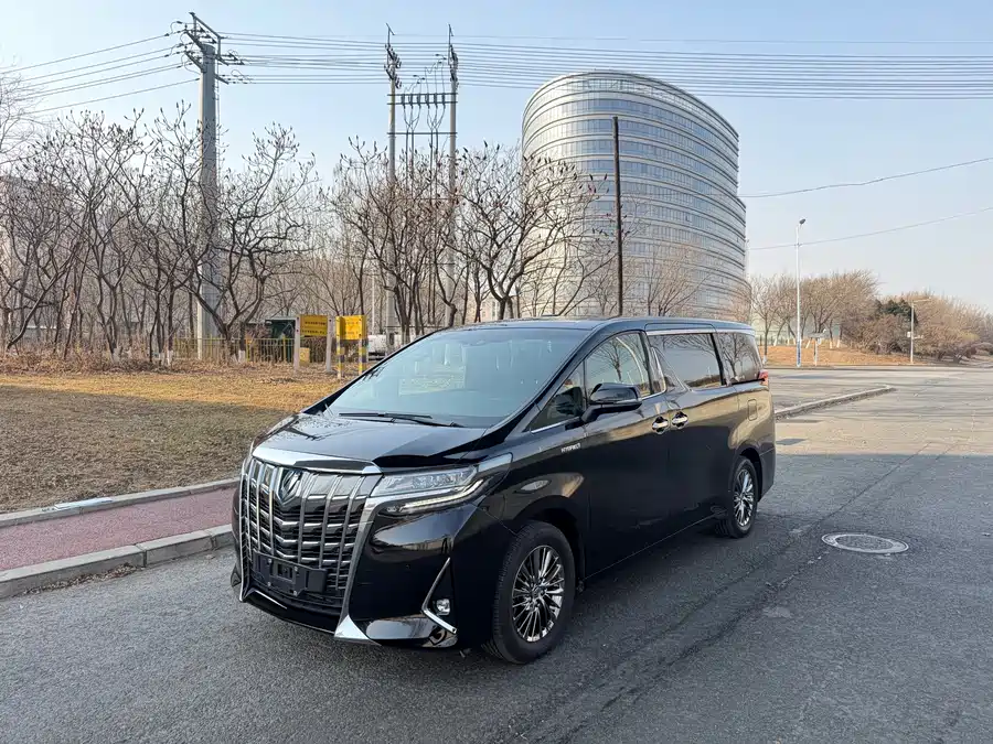 Toyota Alphard 2023 Гибрид