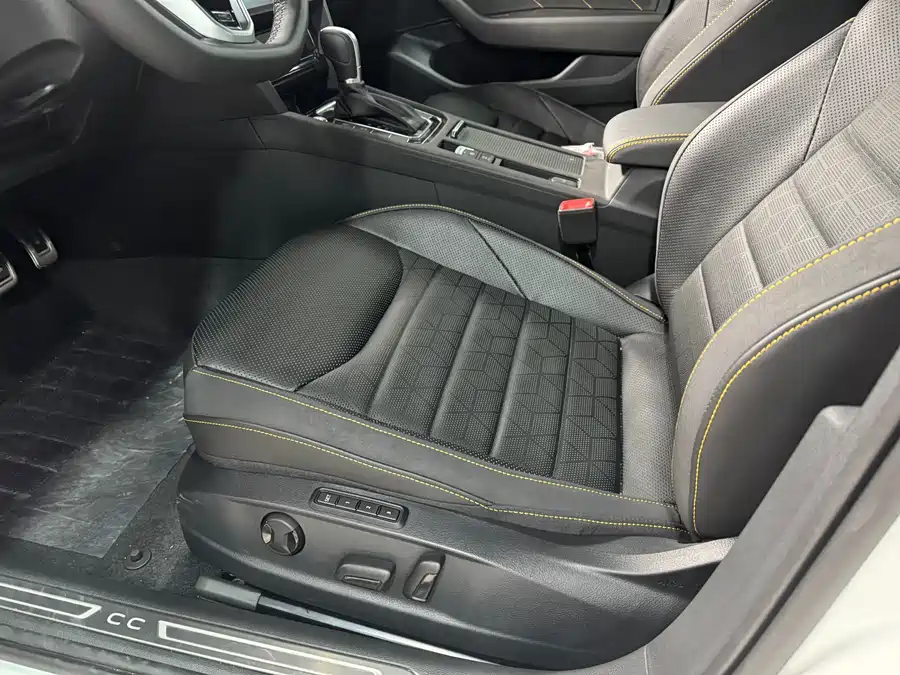 FAW-Volkswagen CC 2025 Бензин