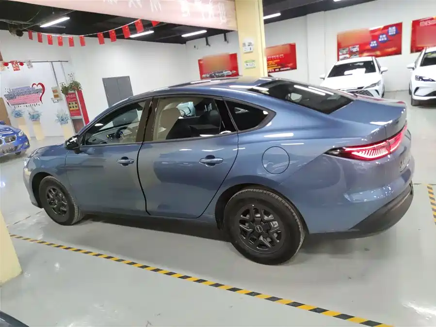 BYD Seal 05 DM-i 2025 Подключаемый гибрид