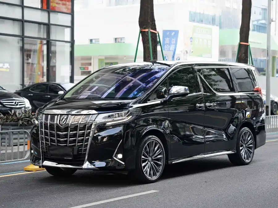 Toyota Alphard 2018 Бензин