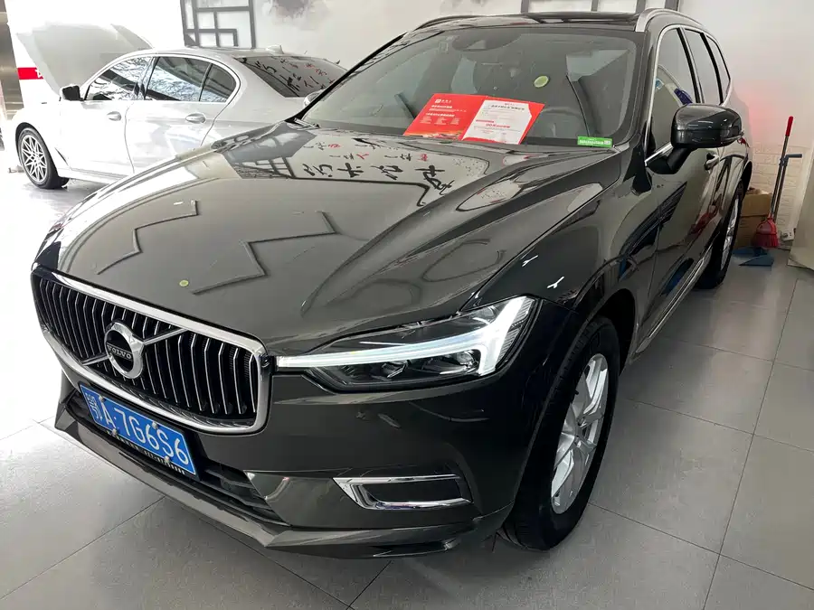 Volvo XC60 2021 Бензин