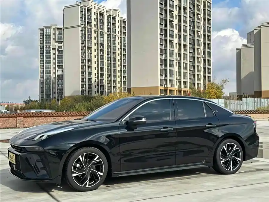 LynkCo 03 2022 Бензин