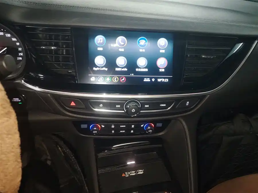 Buick Regal 2022 Бензин