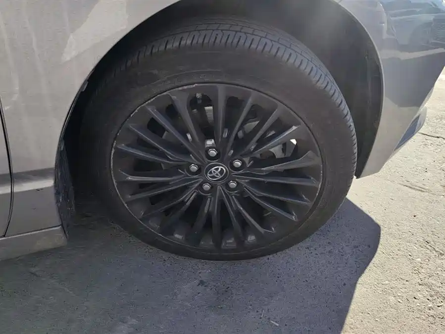 Toyota Avalon 2022 Бензин