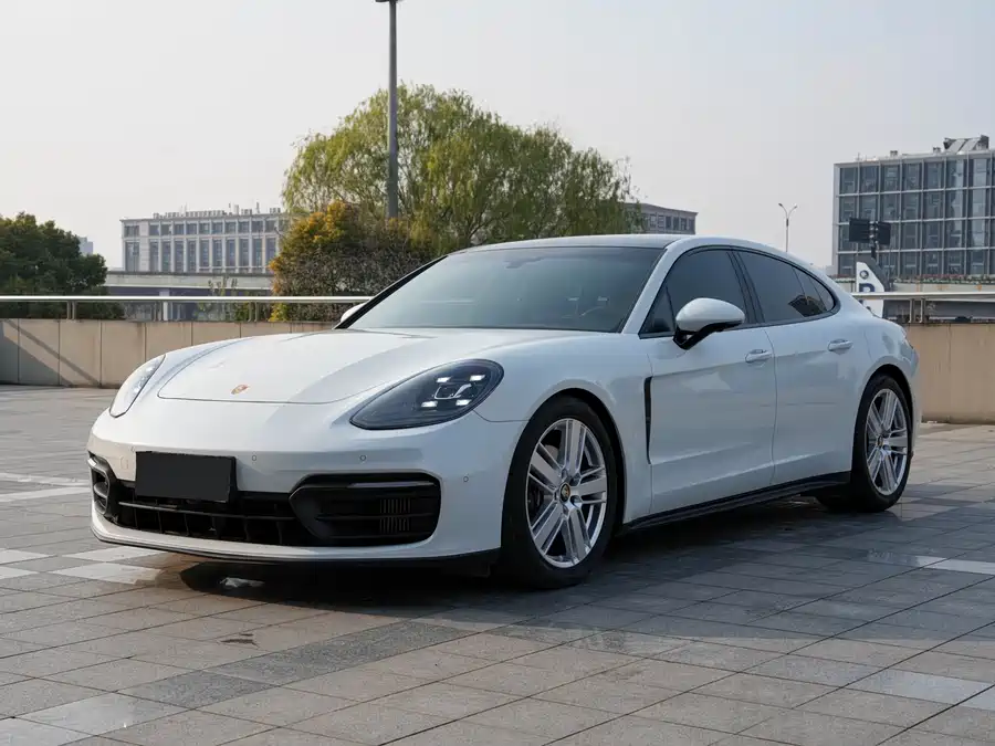 Porsche Panamera 2023 Бензин