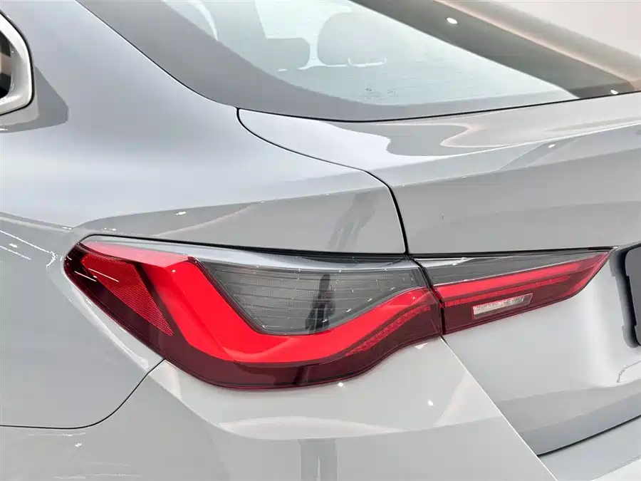 BMW 4 Series 2023 Бензин