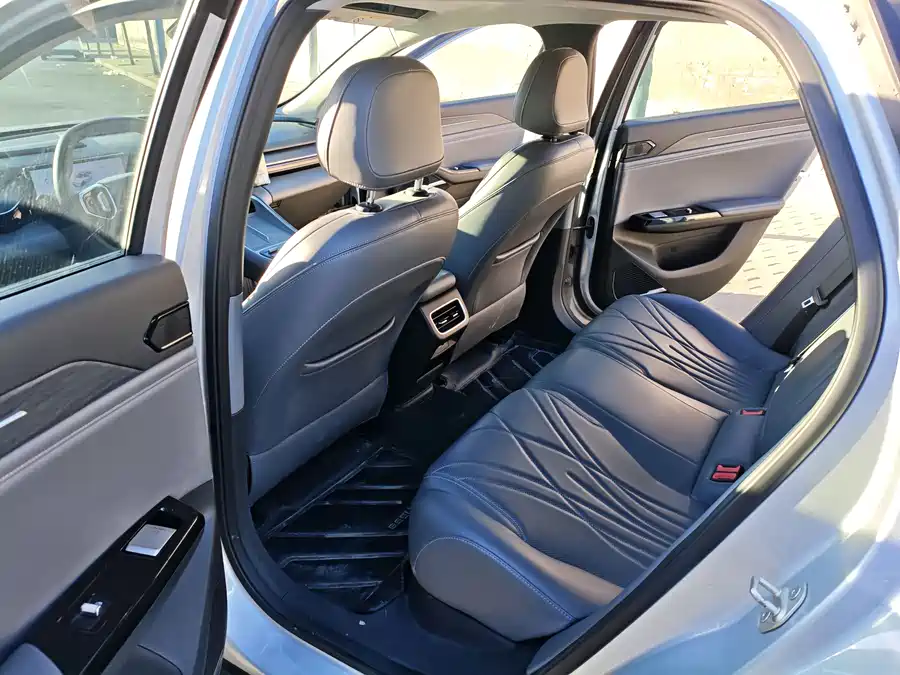 Geely Galaxy Galaxy L6 2025 Подключаемый гибрид