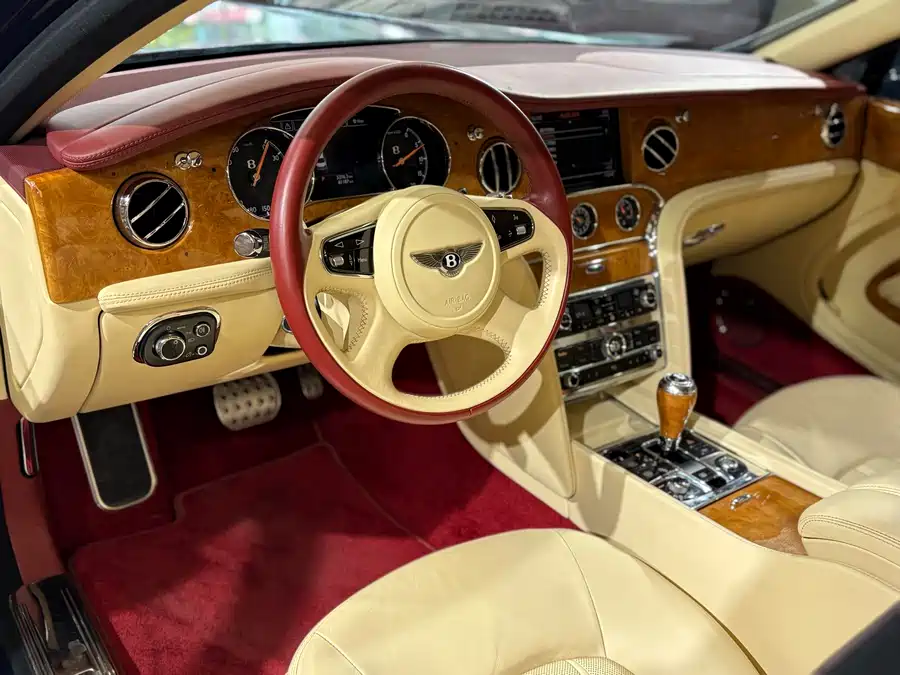 Bentley Mulsanne 2013 Бензин