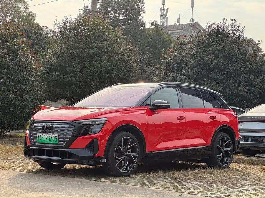 Audi Q5 e-tron 2022 Электрический