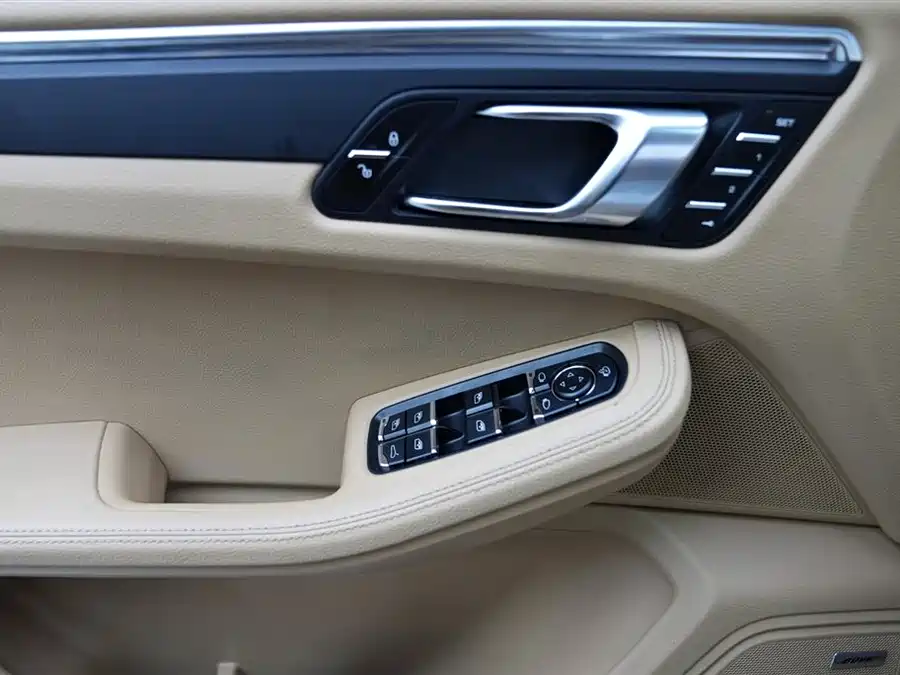 Porsche Macan 2015 Бензин