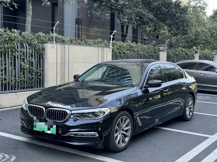 BMW 5 Series EV 2018 Подключаемый гибрид