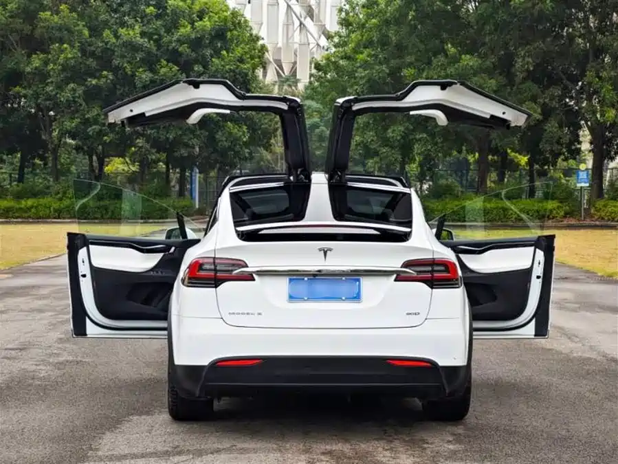 Tesla Model X 2016 Электрический