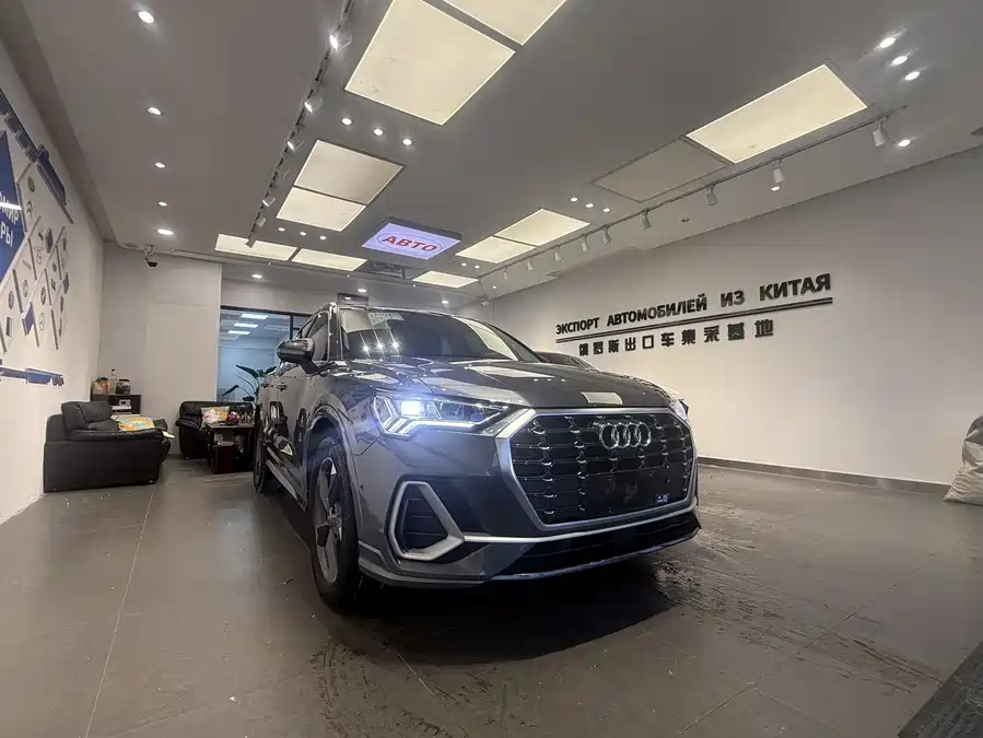 Audi Q3 2021 Бензин