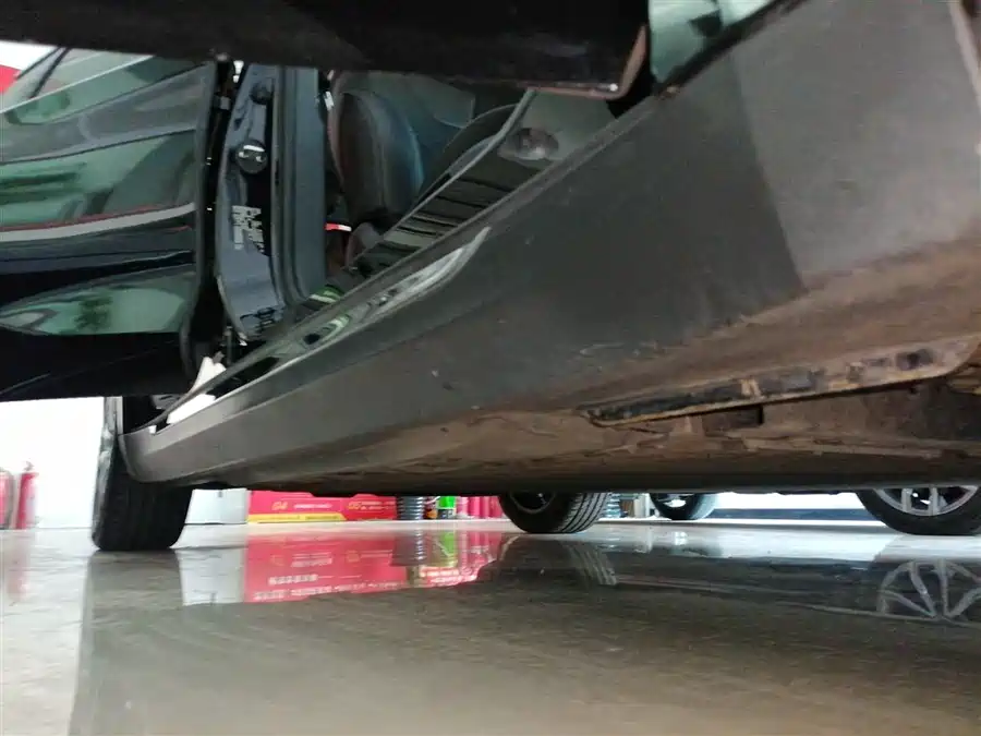 Hongqi E-QM5 2023 Электрический