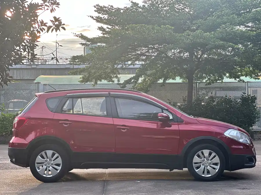 Suzuki SX4 2015 Бензин