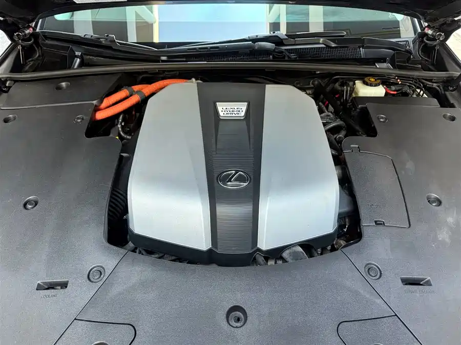 Lexus LS 2020 Гибрид