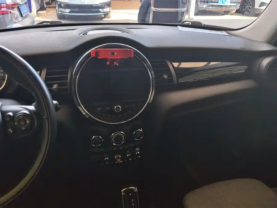 MINI 2019 Бензин