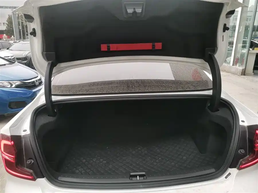 Volvo S60 2025 Гибрид