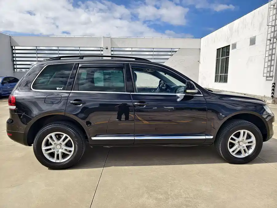 Volkswagen Touareg 2010 Бензин