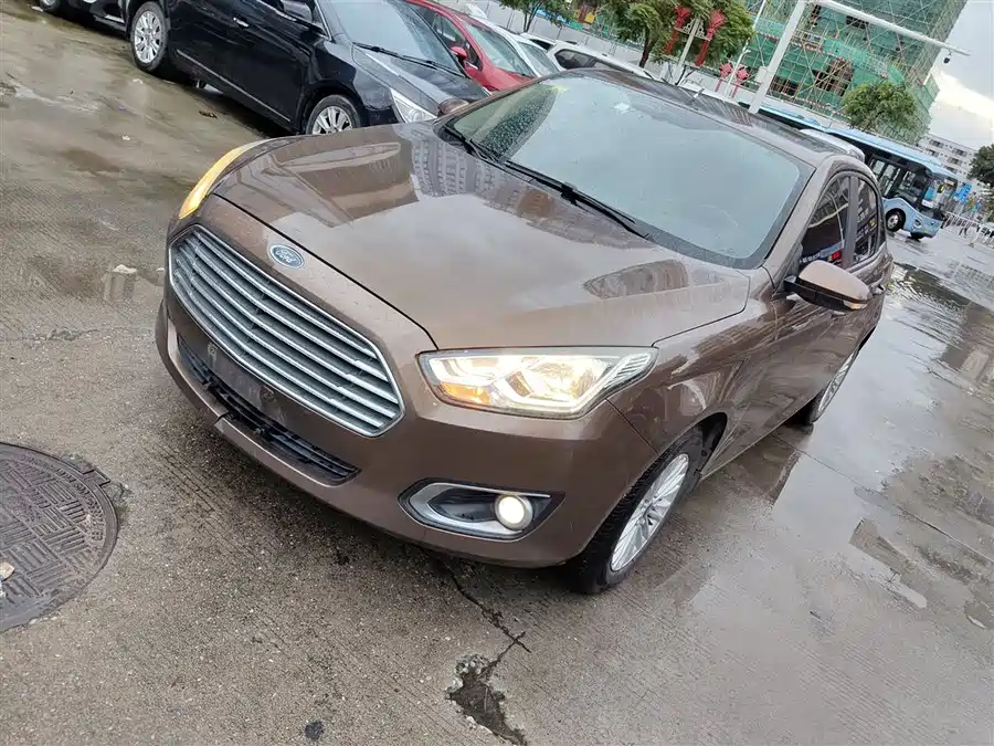 Ford Escort 2015 Бензин